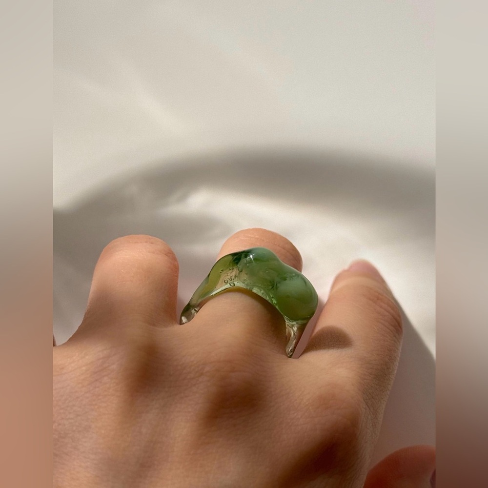 Green Glass Ring: Handmade Borosilicate Minimalist Jewelry - Picture 3 of 8